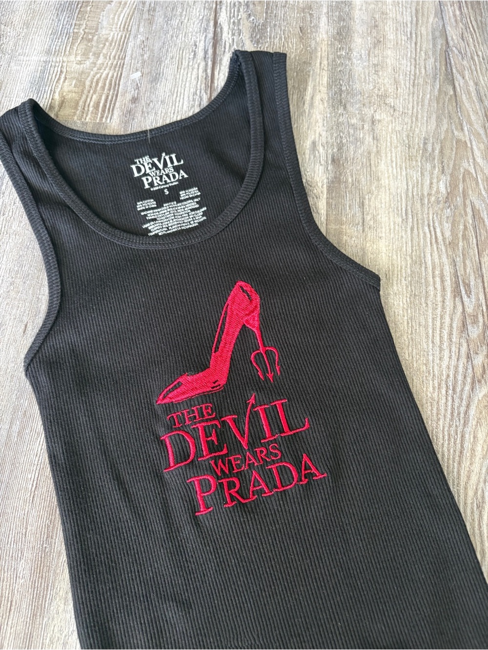 👠 devil wears Prada tank top - Picture 3 of 9